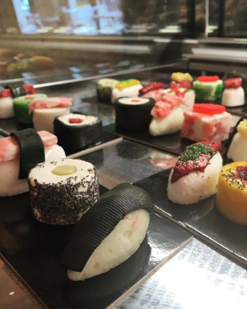 Ice cream sushi 2.jpg
