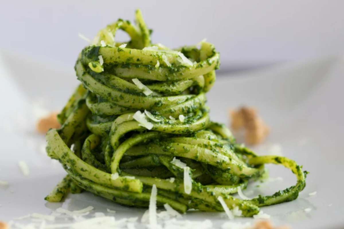 Tagliatelle al pesto di mandorle
