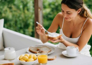 colazione estiva con crema spalmabile