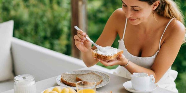 colazione estiva con crema spalmabile