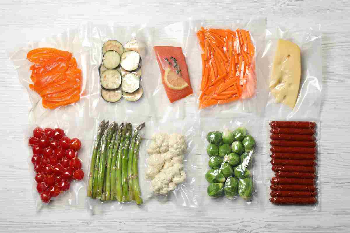 Addio sprechi, il sottovuoto casalingo che ti fa conservare il cibo come al supermercato