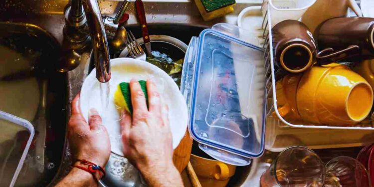 Lavi i piatti così? evita questi 3 errori subito