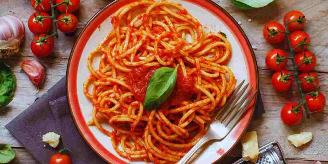 come fare gli spaghetti al pomodoro