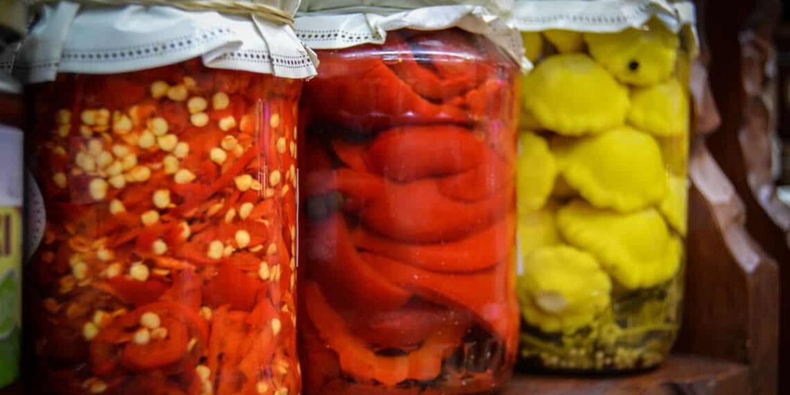 come riconoscere il rischio botulino nelle conserve