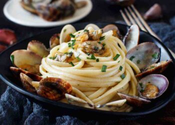 Spaghetti alle vongole, il trucco di nonna Pia per renderli davvero irresistibili, tutti i dettagli