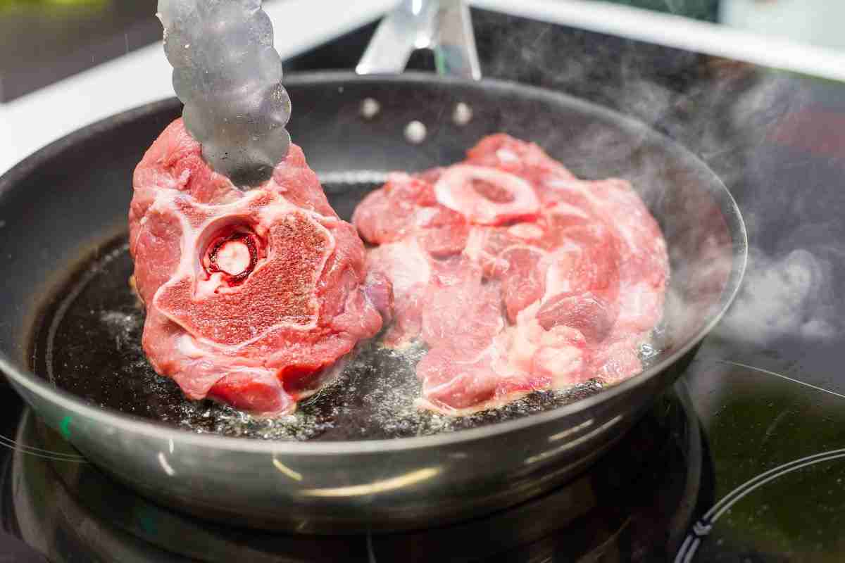 come evitare che la carne perda peso in padella