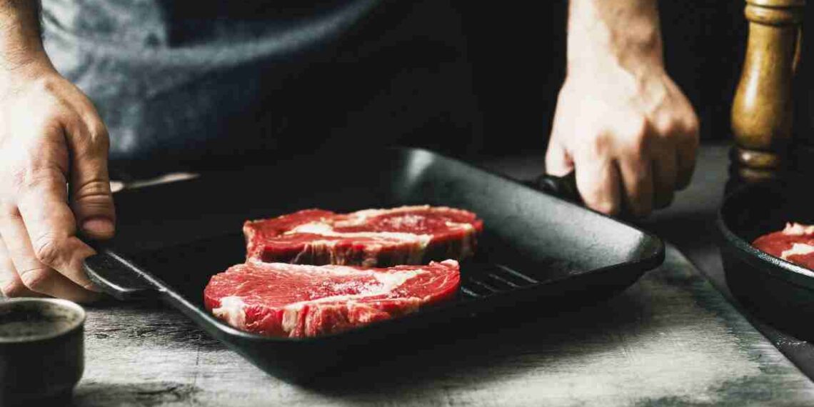 come evitare che la carne perda peso in padella