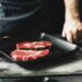 come evitare che la carne perda peso in padella