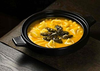 Dimentica la solita pasta, mia nonna aggiungeva questo all'acqua di cottura, i dettagli