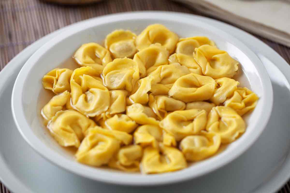 Dimentica la solita pasta, mia nonna aggiungeva questo all'acqua di cottura