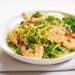 pasta fredda zucchine e gamberetti: con questa ricetta saluti l'estate