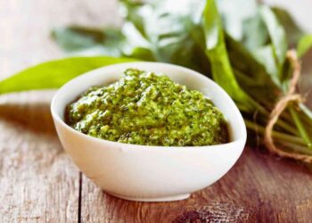 Ami il pesto ma non i pinoli? Sostituiscili con questo ingrediente