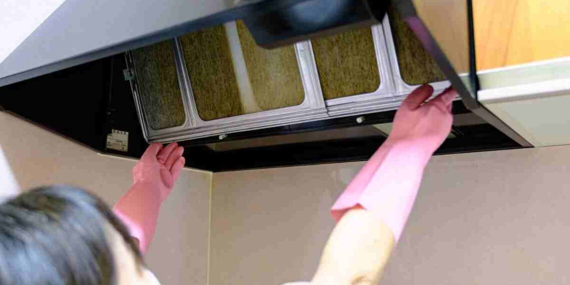 con questo trucco pulire la cappa della cucina sarà un gioco da ragazzi