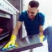 pulire il forno senza spendere un euro è possibile: ecco come