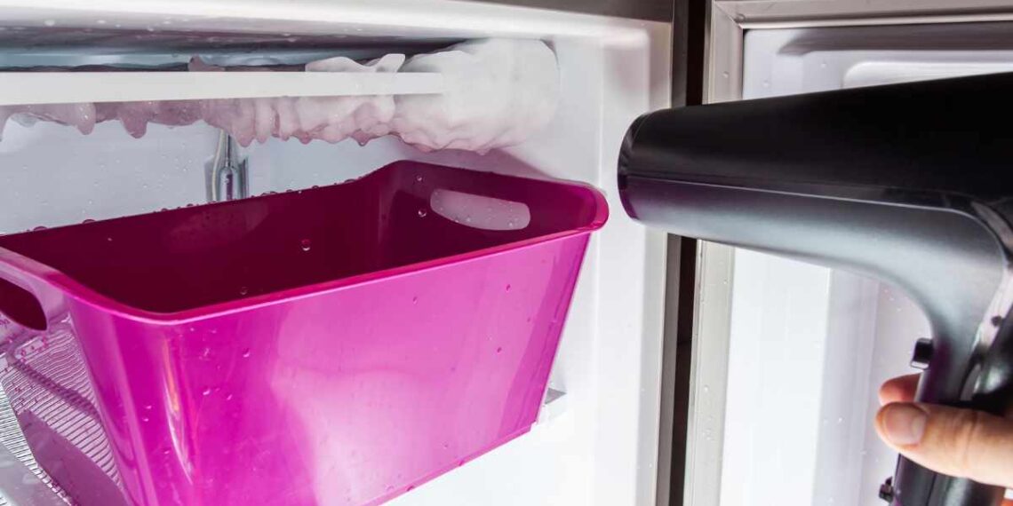 Come rimuovere il ghiaccio dal congelatore