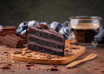 ricetta torta al cioccolato con pane raffermo