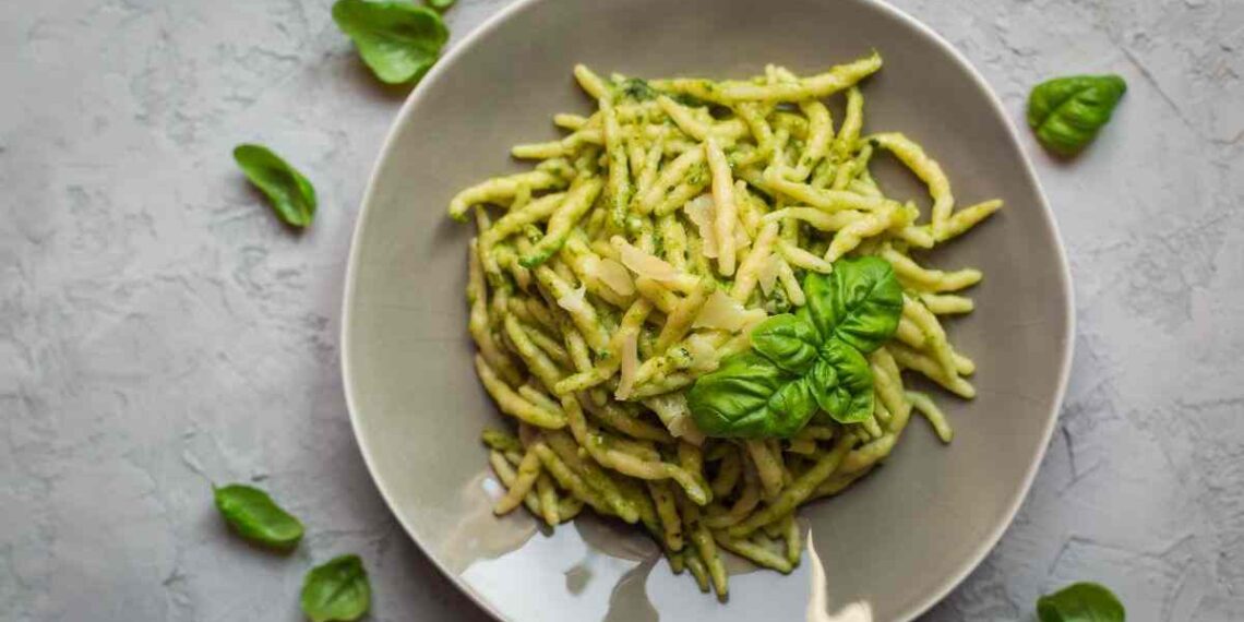 piatto di settembre: prova la pasta zucchine e basilico
