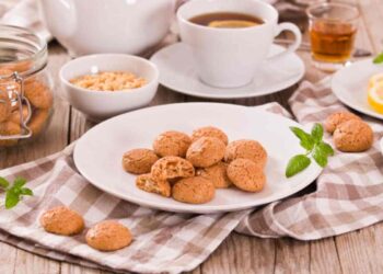 Amaretti alle nocciole