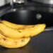 Lo fanno solo in pochi, ma chi lo sa non smette più: perché lavare le banane prima di mangiarle cambia tutto