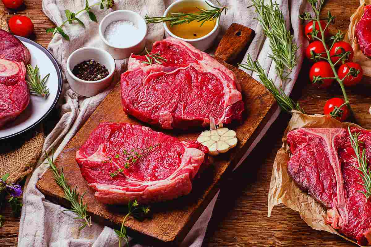 liquido rosso nella carne, la verità ti sorprenderà