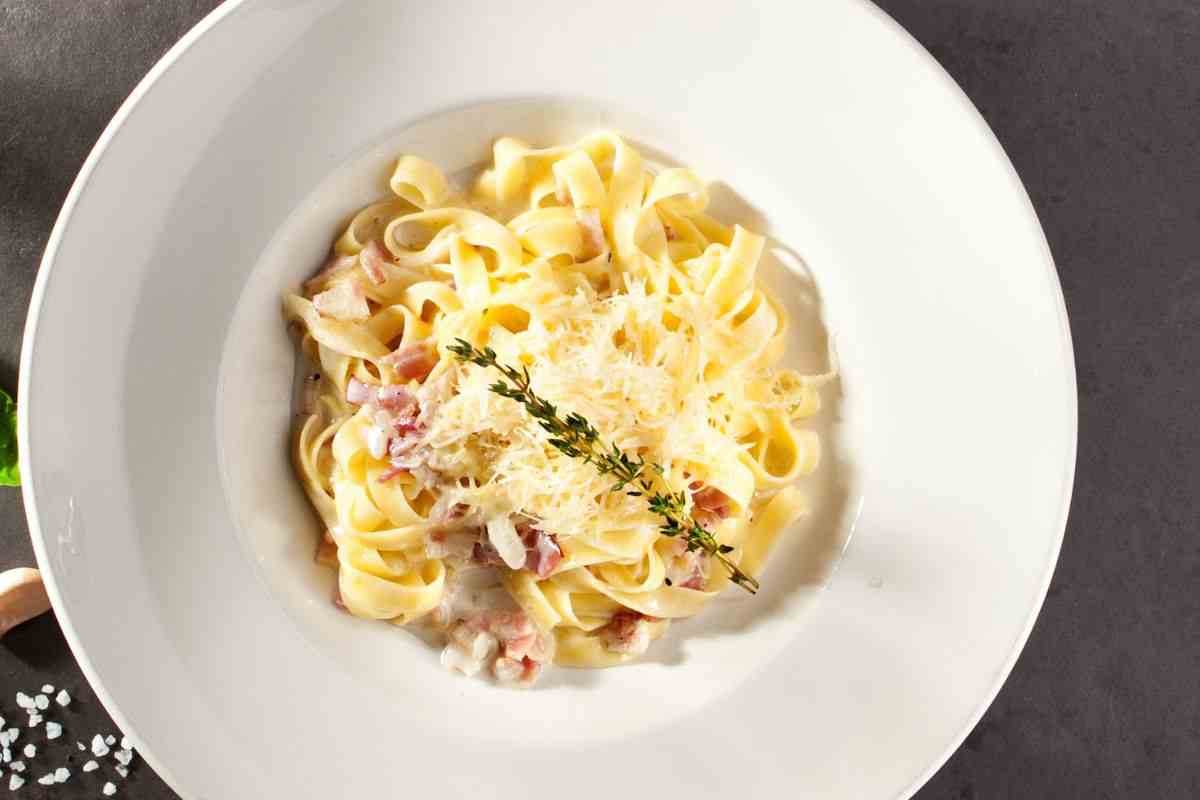 fettuccine alla papalina ricetta