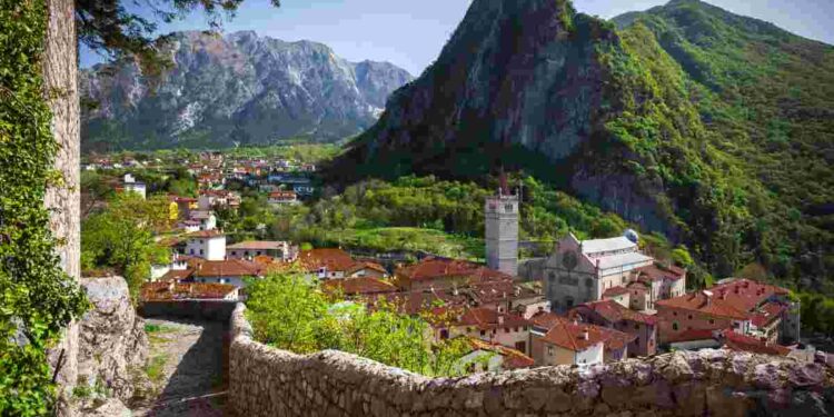 Qui l'autunno assume colori indimenticabili, unici al mondo