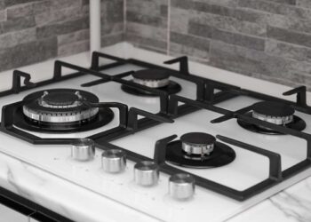 Come pulire il piano cottura in modo efficiente