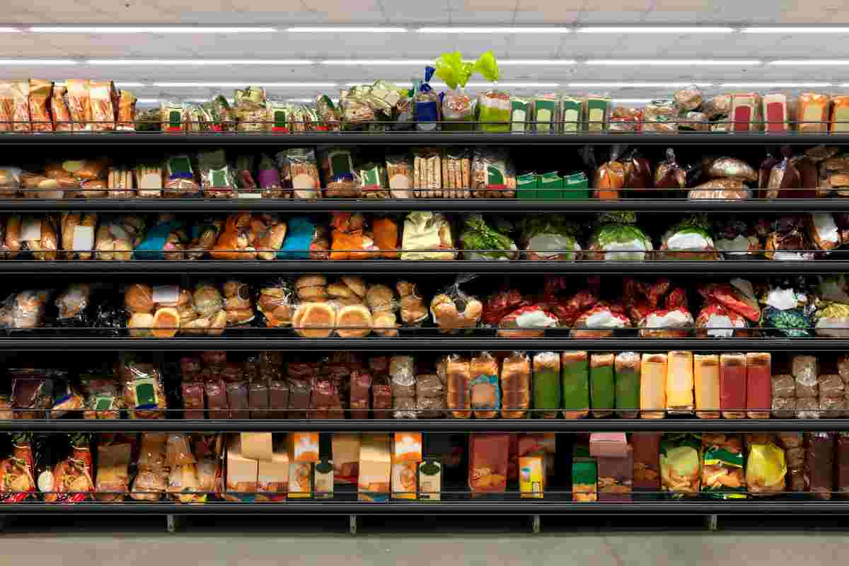 Più di 7 cibi importati su 10 contengono ingredienti non dichiarati