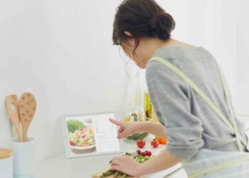 Solo un cucchiaio cambia tutto: 5 ricette che diventano magia con l'aggiunta di un ingrediente