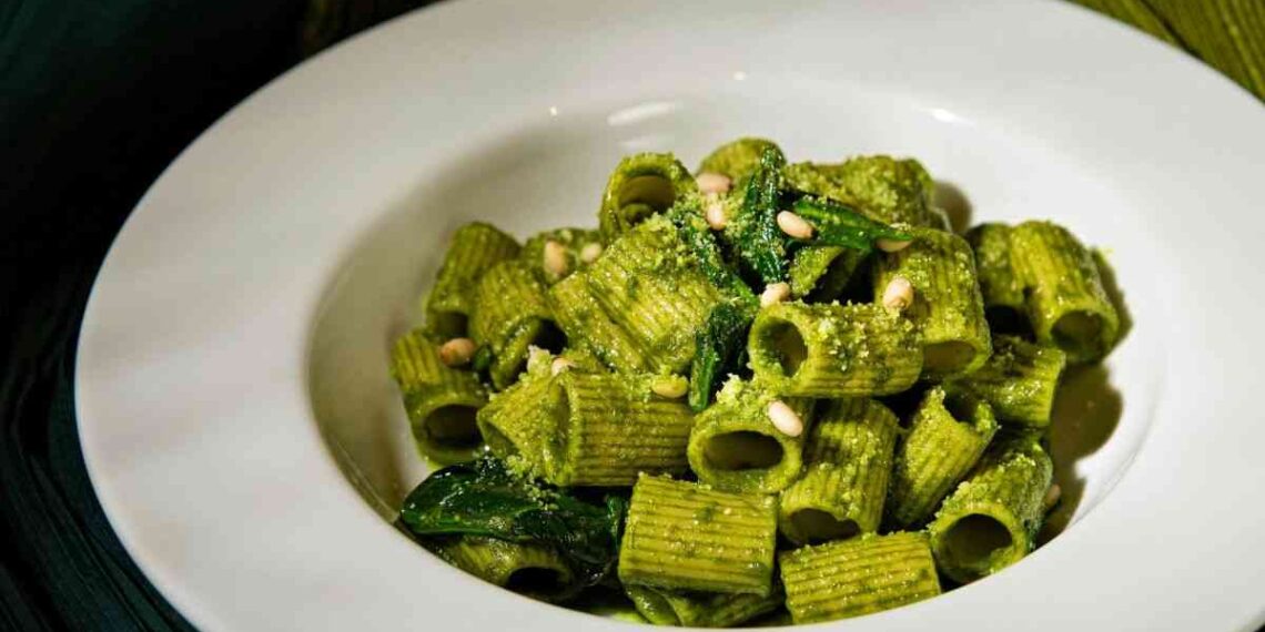 rigatoni con crema di broccoli e mandorle