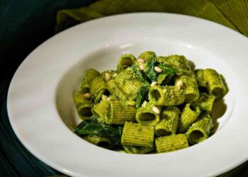 rigatoni con crema di broccoli e mandorle