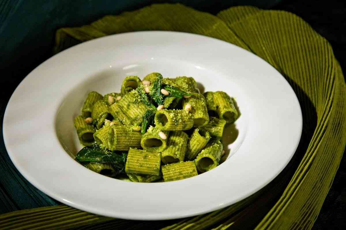 rigatoni con crema di broccoli e mandorle