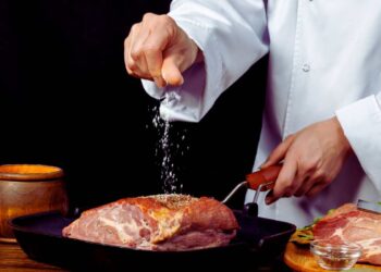 carne, quando va salata: prima o dopo la cottura