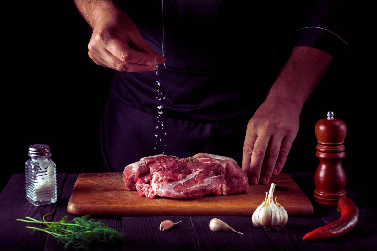 carne, quando va salata: prima o dopo la cottura