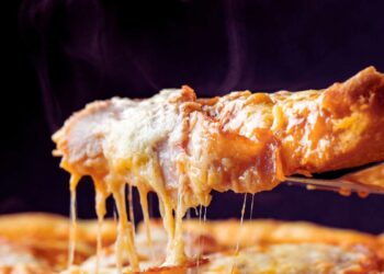 Torta salata alla pizza, il cavallo di battaglia di mia nonna