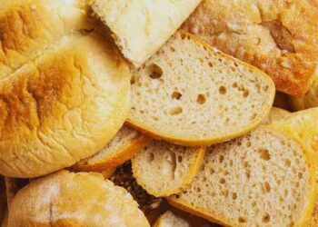 Pane indurito, il metodo della carta assorbente per farlo tornare come prima