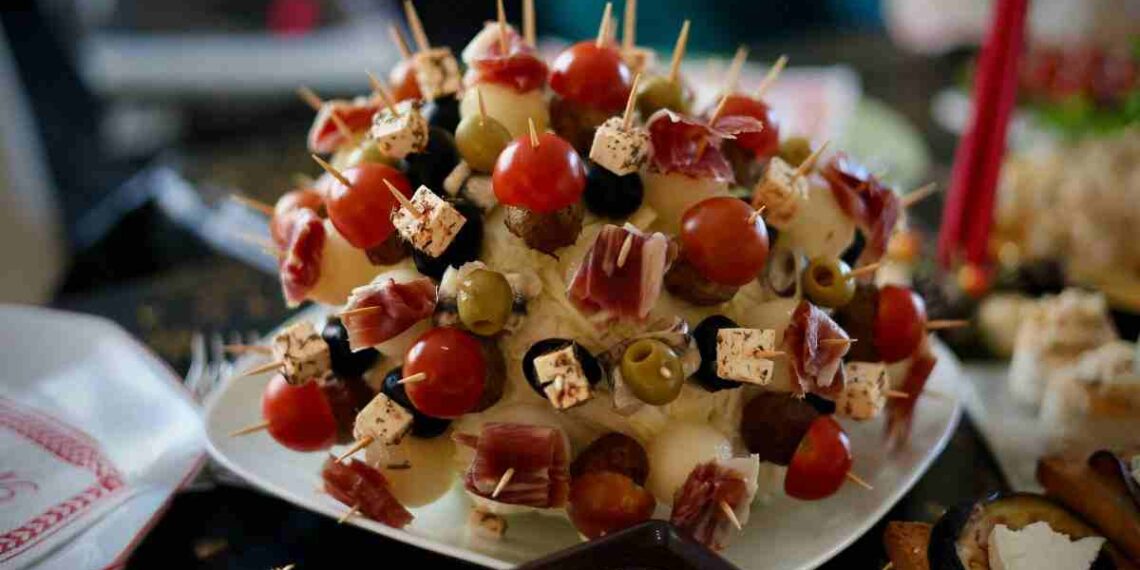 spiedini olive e pasta sfoglia aperitivo santo stefano