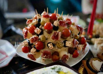 spiedini olive e pasta sfoglia aperitivo santo stefano